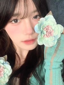 Mint Green Wave Simulation Flower Hair Accessories: A Must-Have for Your 2024 Beach Vacation