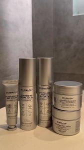 Skinmology Lightening Toner Essence
