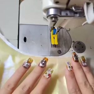 Chân vịt chống nhăn NHỰA BÁNH XE XANH chống nhăn dùng cho máy may 1 kim công nghiệp