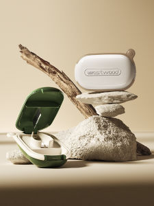 Japan Pill Cutter 1/2 Dispenser Scissors One to Four Cut Pills Handy Gadget Split Portable Pill Box Charge