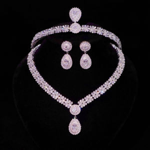 Elegant Wedding Dress Accessory Set Crown Earrings Necklace with Waterdrop Zirconia Luxury Bridal Jewelry for Women