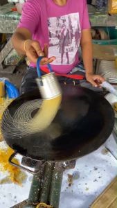 ลาม้วนกรอบม้วนจิ๋ว รสดั้งเดิม ทอดสดใหม่วัน" - ลาม้วนกรอบม้วนจิ๋ว รสดั้งเดิม ทอดสดใหม่วัน