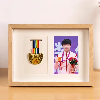 Kệ Treo Huy Chương Khung Lưu Trữ