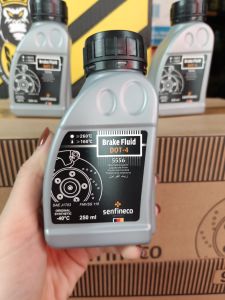 Dầu Thắng Senfineco Brake Fluld dot-4 5556 250ml