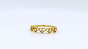 Happy Jewelry ทองแท้ 9k 37.5% เพชรเกสร ME015 แหวนหัวใจเรียงกัน
