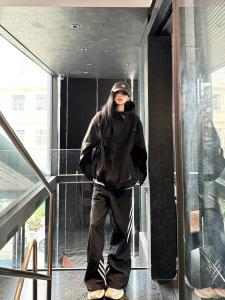 กางเกงขายาวทรงตรงหลวมๆ สไตล์อเมริกันลายทางสำหรับผู้หญิง กางเกงขายาวทรงขากว้างยาวเกินความต้องการสำหรับฤดูใบไม้ร่วงปี 2024