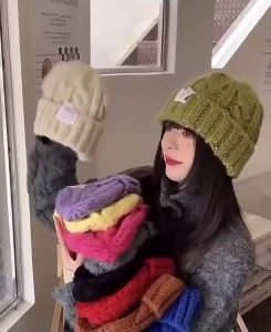 หมวก บีนนี่ ผ้าไหมพรม ยืดได้เยอะ ใส่ได้ทั้งชายหญิง พับได้ beanie hat สไตล์ street Y2K hiphop สีพื้น