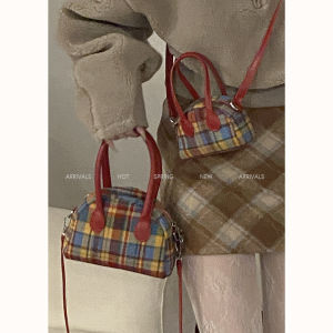 อินเทรนด์ สีแดง ลายสก็อต กระเป๋าสะพายข้าง เปลือกหอย กระเป๋า ผู้หญิง กระเป๋าถือ 2023 แบบใหม่ ลำลอง แฟชั่น ซิป ปิด นุ่ม โพลีเอสเตอร์ ซับใน