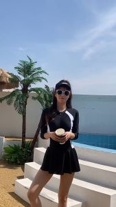 [Size MLXL] Bikini liền mảnh khóa kéo ngắn tay dài tay váy xòe kín đáo chạy sọc thân trắng VATIXA BKN126
