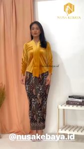 Nusa Kebaya Setelan Kebaya Kartini Bahan Bludru Dan Rok Plisket Batik Kebaya Floy Bludru Modern