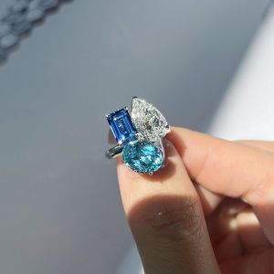 Silver Ring Flash Diamond Womens Large Color Block Luxury Sense Food Finger Ring Alloy Embedded Artificial Gemstone Ring