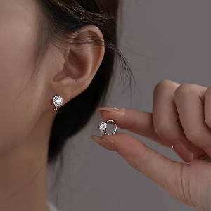 ต่างหูเงินแท้ S925 ประดับเพชรเซอร์โคเนียสำหรับผู้หญิง ดีไซน์ไฮเอนด์ เครื่องประดับแฟชั่น เครื่องประดับหูแบบเรียบง่ายและหรูหรา