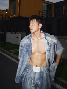 เสื้อเชิ้ตผู้ชายสไตล์หลวมๆ ทรงหลวมๆ ลายยีนส์สไตล์อเมริกัน แขนสั้น ผ้าโพลีเอสเตอร์ ฤดูร้อน 2024 ลำลอง สไตล์อเมริกัน