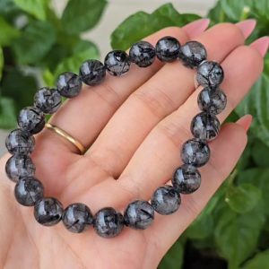 Q1997 Vòng Thạch Anh Tóc Đen 10li cho mệnh Thuỷ và Mộc - Phong Thuỷ TUDO