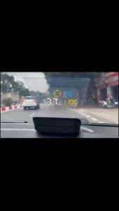 Màn hình HUD M21 cảnh báo tiếng việt thiển thị tốc độ trên kính lái