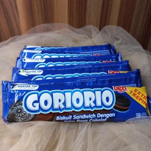Goriorio 1 Pack Isi 10pcs 24g Biskuit Sandwich Dengan Krim Cream Rasa Cokelat Chocolate Vanila Cemilan Snack Makanan Jajanan Enak Kemasan Sachet Renceng Seribuan Siantar Top Deo