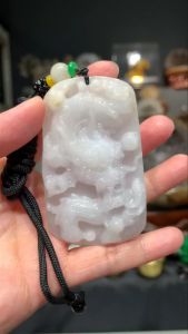 Burma jade crafted Grade ANatural Burmese exquisite jade carving - 🐲 Dragon. The jade has a faint purple hue.💯天然缅甸极美翡翠玉雕刻 - 🐲龙 玉色泽带有淡淡的紫 玉牌高Height: 6.8cm 宽Width: 4cm 厚度Thicknes: 1cm 重Weight: 61g #绝对天然水晶💯 #预约门市 #新山 #jb