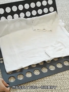 Lazy man folding clothes board short-sleeved pants shirt quick storage and finishing clothes board universal Childrens creative and convenient way to fold clothes