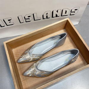 Elegant New Chinese Style Flat Bottom Single Shoes Womens Soft Bottom Slip-On Embroidered Shoes Spring 2025 Fashion Trend