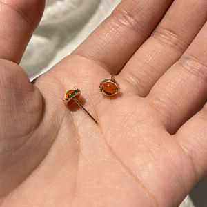 ต่างหูทรงไข่มุกสีเหลืองหรูหรา ดีไซน์เรียบง่าย ดีไซน์เก๋ไก๋ ต่างหูแฟชั่น โลหะผสม เงิน ทอง ราคา 1.00-9.99 หยวน