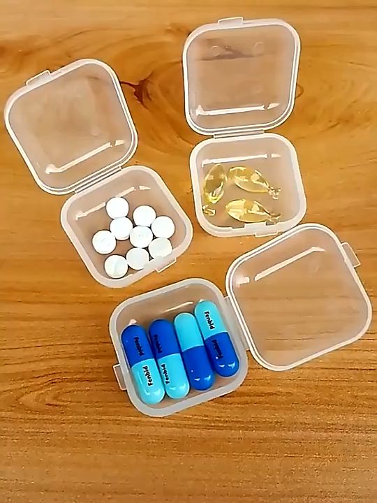 60Pcs Mini Clear Jewelry Storage Box Small Plastic Jewelry Organizer Boxes Transparent Square Jewelry Containers for Necklaces Earrings Rings Travel Portable Jewelry Storage Case