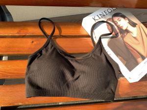 ชุดชั้นในด้ายฝ้ายเซ็กซี่สําหรับผู้หญิงพร้อมถ้วยในตัวเสื้อกั๊กลูกไม้ด้านหลังมีสไตล์เป็นกลางตลอดทั้งปี