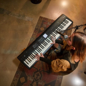 Portable Automatic Accompaniment 88-key Weighted Action E-Piano