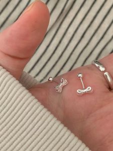 S925 Silver Butterfly Knot Ear Cuff Womens Screw Buckle Ear Hole Versatile Ear Bone Stud Sweet Mini Trendy High-End Feelings Earrings