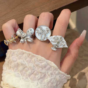 New Chinese Style Bamboo Carving Folding Fan Ring Womens Vintage Versatile Finger Ring Small Niche High-End Feeling Index Ring Accessory