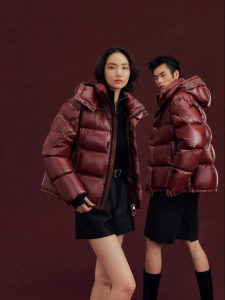 Guvet | Womens Short Warm Winter Down Jacket