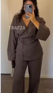 Bộ Đồ Nữ Thời Trang Hè 2024 Chất Liệu Polyester Kiểu Dáng Suông Rộng Áo Tay Dài Cổ V Kèm Dây Rút Quần Ống Rộng Thích Hợp Đi Biển.