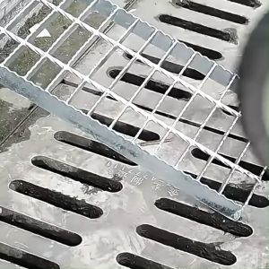 Steel Grating Galvanized Flat/Serated Trench Drain Cover Plate Car Wash Platform Stair Treads Drainage Gutter Grid Plate