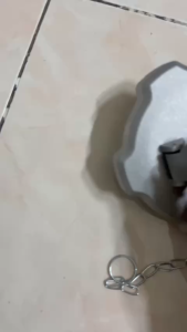 Nắp dầu gắn xe tải cheng long hải âu(H7-H5-M3)có nắp đậy kèm chìa khoá giá 1 cáihàng mới về.