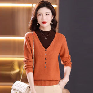 เสื้อไหมพรมผู้หญิงแบบใหม่ฤดูใบไม้ร่วงและฤดูหนาวเสื้อแบบถักคล้ายใส่สองชิ้นแฟชั่นสไตล์ตะวันตกรุ่นยอดนิยมแบบสวมหัวคอสูงปานกลางเสื้อตัวในสไตล์ตะวันตก