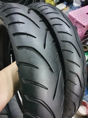 Lốp xe Irc 120/70-17 chính hảng. gắn winner. exciter và các lọi xe máy bền bỉ. bám đường tốt. hàng củ tháo xe