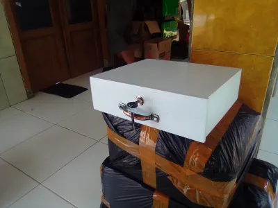 laci uang kasir / kotak tempat uang untuk toko warung. kayu jati. kuat halus. murah