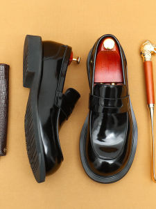 รองเท้าหนังสวมสบายสำหรับผู้ชาย ทรงหัวมน ทรงลำลอง หนังแท้ รองเท้าแบบสวมสไตล์ Loafers พื้นยาง รองเท้าผู้ชาย