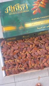 KURMA TUNISIA TANGKAI DUS 5KG Tunis Bertangkai 5 kg Korma Deglet Nour Branch Dates Natural Alger Palm