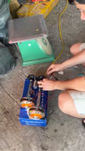 Đôi còi hơi ô tô 2 lọa mạ CROM có đèn. Điện 12v và 24v dùng chung