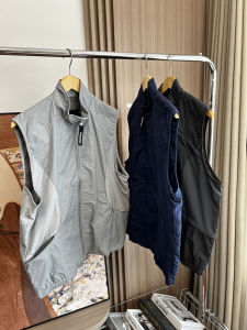 เสื้อกั๊กคอตั้งบางระบายอากาศได้ดีสำหรับผู้ชายในช่วงฤดูใบไม้ผลิและฤดูร้อน ทรงหลวม สไตล์ลำลอง ระบายอากาศได้ดี สำหรับกลางแจ้ง