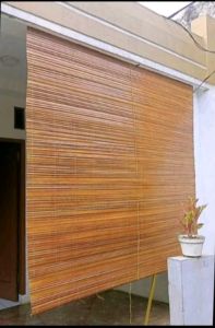 Tirai bambu sawit gulung plitur plus vernis ukuran 2x2meter