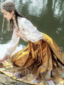 New Chinese Style Hanfu Heavy Embroidery Gold Buttoned One-Piece Woven Golden Horse Tail Skirt Set for Women Ages 25-35