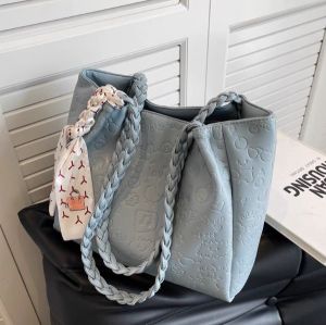 Tote Bag Tali Rantai Fashion F2845: Keunggulan & Kepraktisan