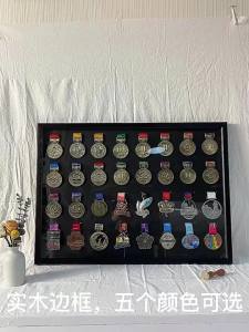 Marathon medal display stand wall hanging keep balance car Gold medal frame swing table solid wood photo frame creative medal frame