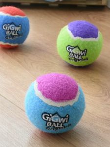 Gigwi Ball Originals - Bộ 3 bóng tennis banh nỉ mềm nảy có tiếng chút chít đồ chơi cho chó - Đen Ta pet shop