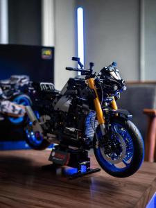 2023 New Arrival Yamaha Motorcycle Model 42159 Puzzle Assembled Building Block Toys Mechanical Group Gift for Men