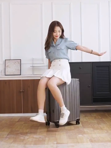 กระเป๋าเดินทางแบบลากโครงอลูมิเนียมอเนกประสงค์ พร้อมล้อเลื่อน พร้อมรหัสล็อค และที่วางแก้วน้ำ