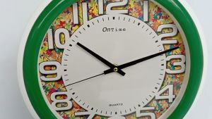 Jam Dinding Besar Murah Berkualitas Kantor Kamar Ruang Tamu Motif Bunga Batik Diameter 30cm Ontime 765 P7