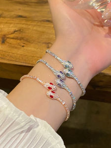 Luxurious Snake Year Bracelet for Women Elegant Mini Snake Design Fashionable Jewelry Hand Accessory by Flower Heart Date