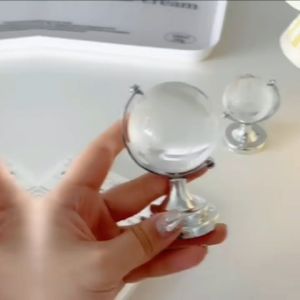 Globe Kristal Mini: Dekorasi Desktop Kreatif untuk Dekorasi Meja Pajangan Bola Kristal